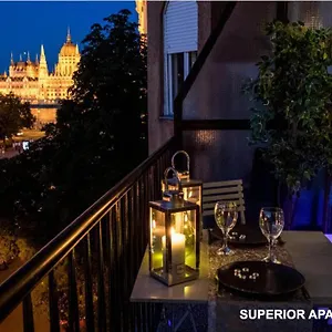 Bpr Agathe Elegant With Parliament View Apartment Budapest